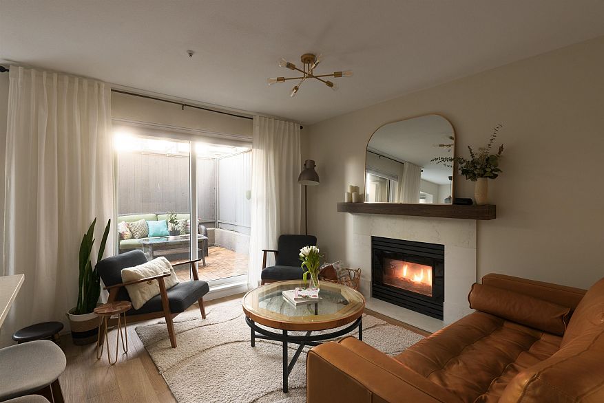 101 2133 Dundas Street