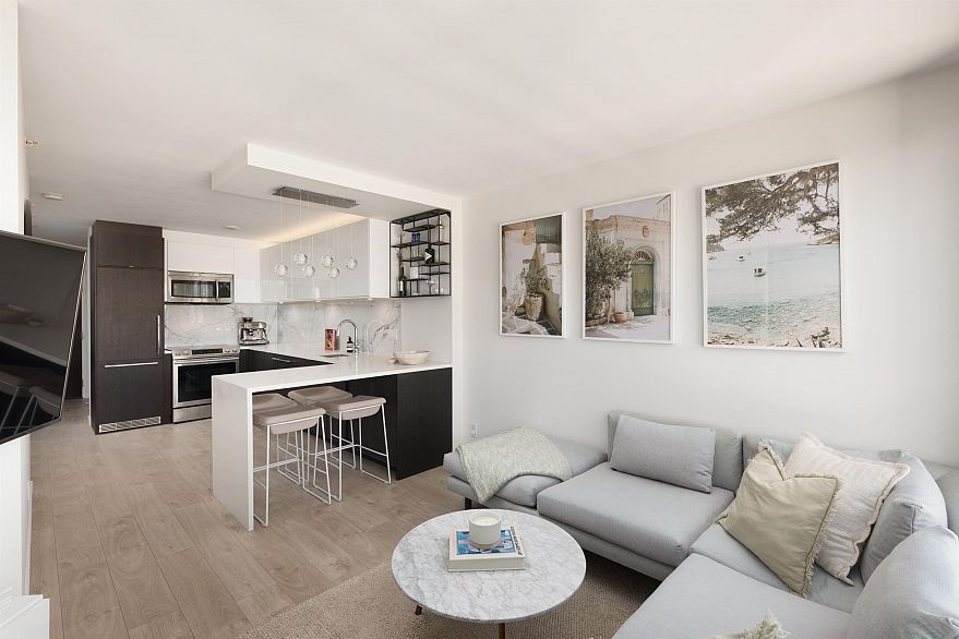 1916 938 Smithe Street