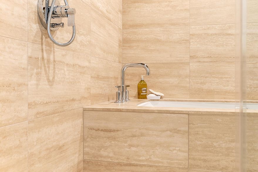 501 1568 Alberni Street