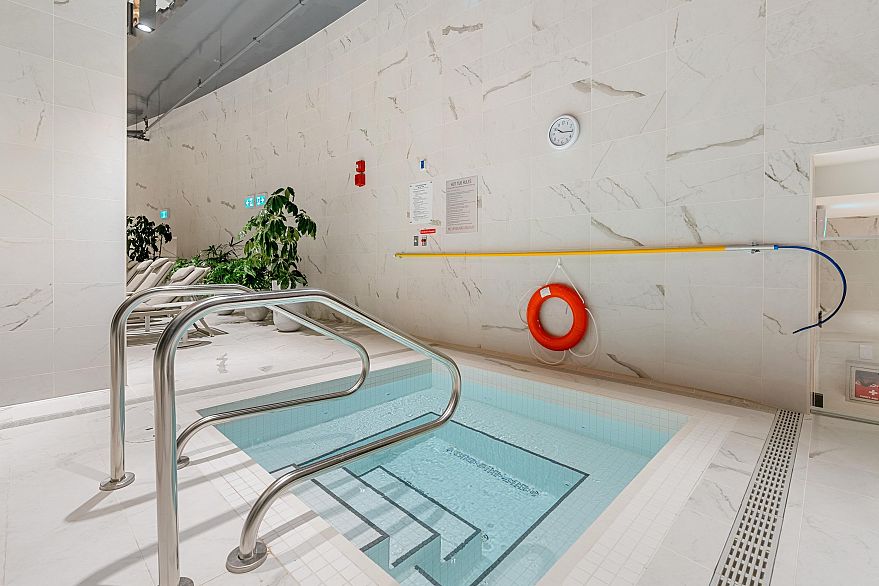 501 1568 Alberni Street