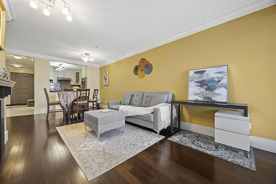 312 5723 Collingwood Street