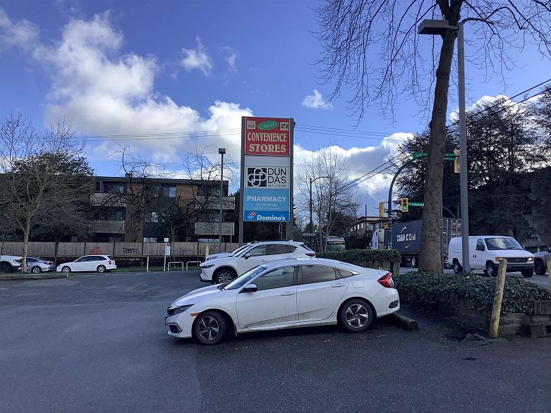 301 16 Lakewood Drive