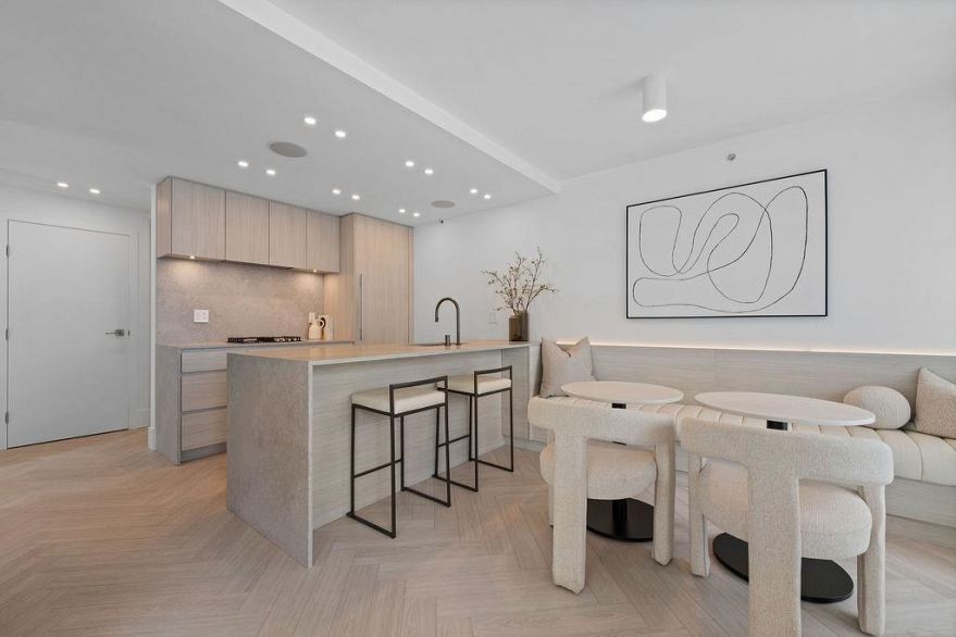 2206 1438 Richards Street