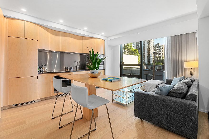 501 1568 Alberni Street