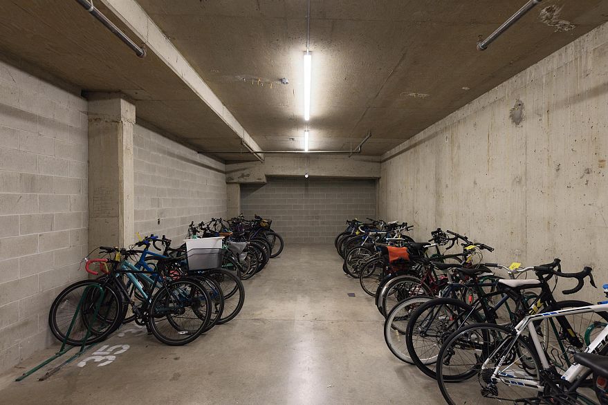 101 2133 Dundas Street