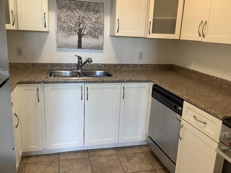 301 16 Lakewood Drive