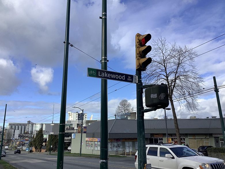 301 16 Lakewood Drive