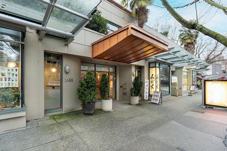 308 1688 Robson Street