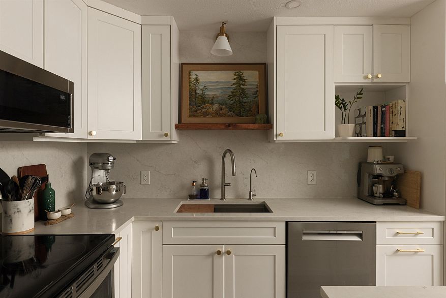 101 2133 Dundas Street