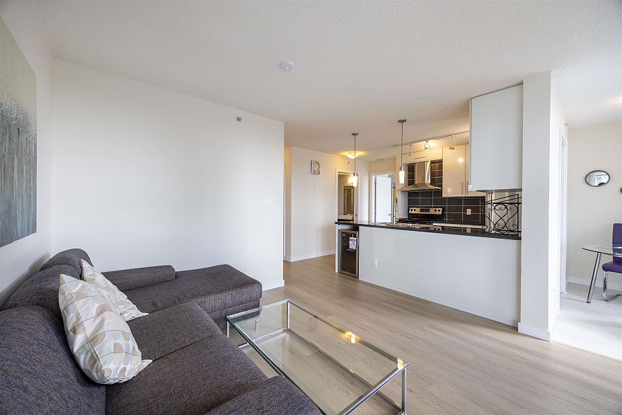 1906 188 Keefer Place