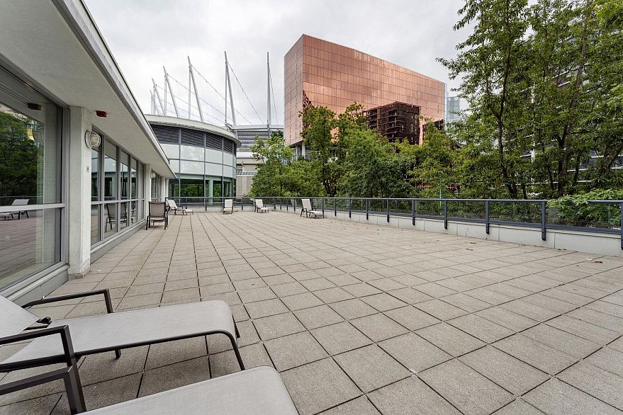 1711 939 Expo Boulevard