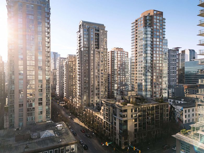 1203 969 Richards Street