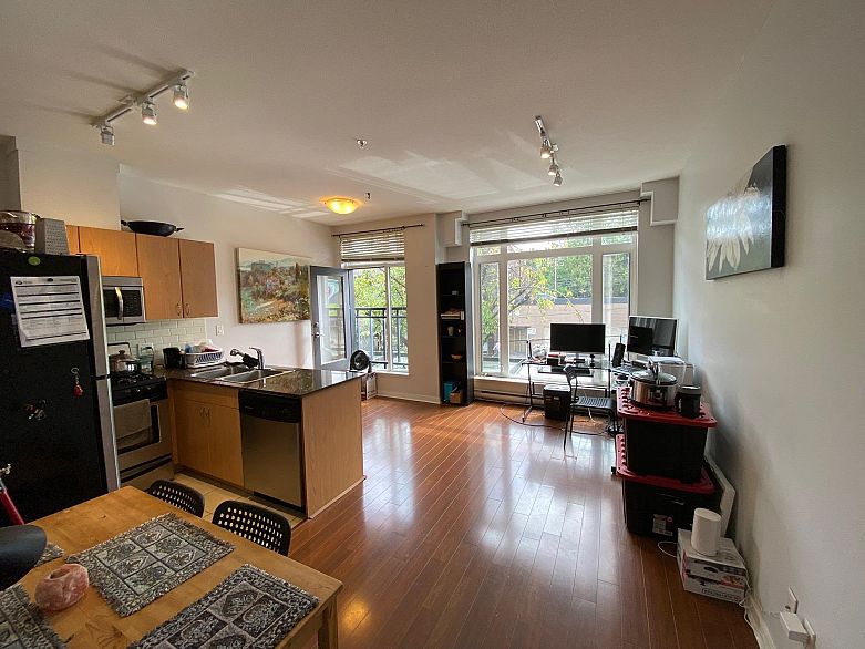 202 4479 W 10th Avenue