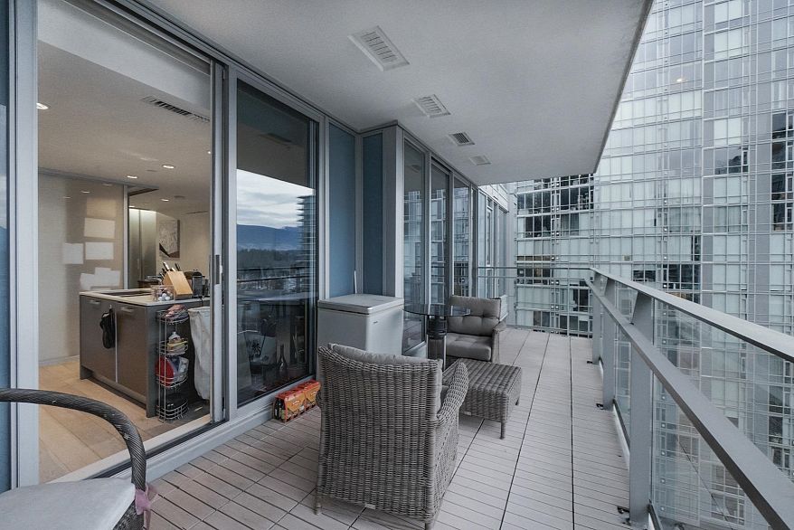 1201 1499 W Pender Street