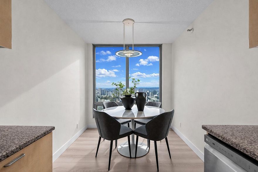 2806 1288 W Georgia Street