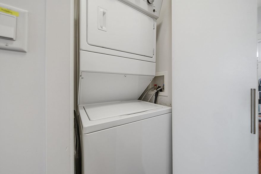 306 2055 Yukon Street