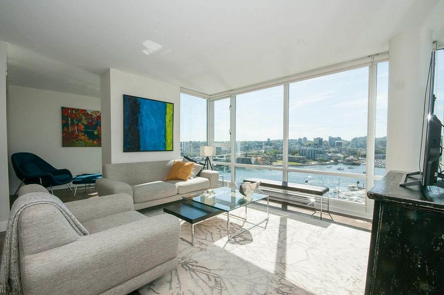 1703 1067 MARINASIDE CRESCENT, Vancouver BC V6Z 3A4