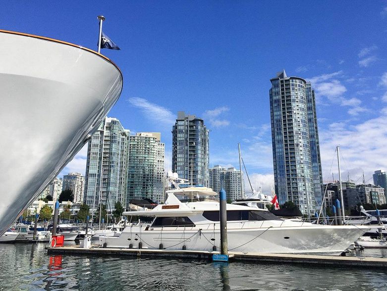 1703 1067 MARINASIDE CRESCENT, Vancouver BC V6Z 3A4