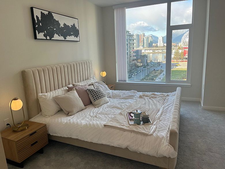 707 1708 Ontario Street