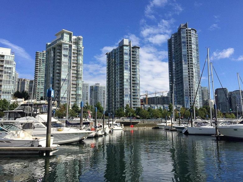 1703 1067 MARINASIDE CRESCENT, Vancouver BC V6Z 3A4