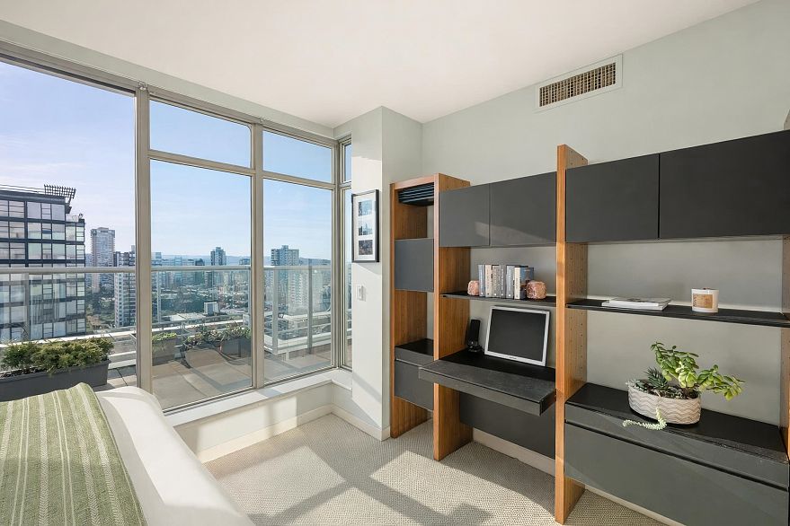 1901 1710 Bayshore Drive