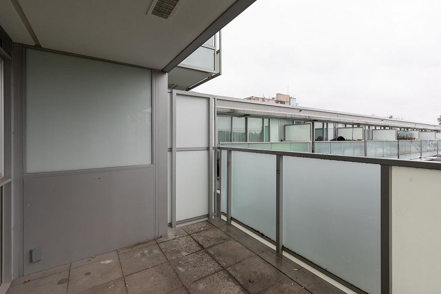 408 2770 Sophia Street