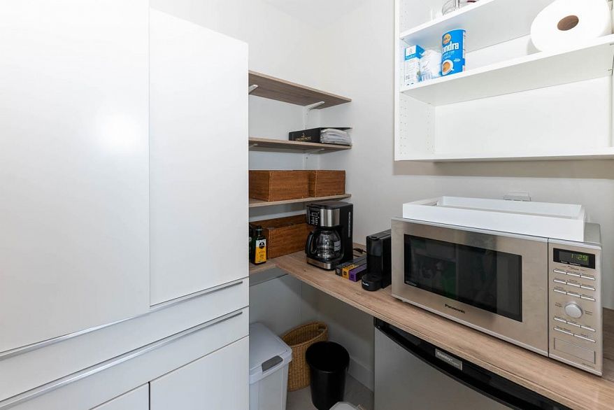 1703 1067 MARINASIDE CRESCENT, Vancouver BC V6Z 3A4