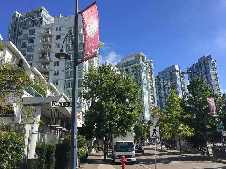 1703 1067 MARINASIDE CRESCENT, Vancouver BC V6Z 3A4