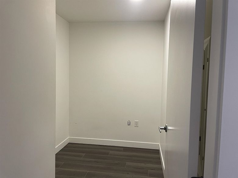 210 8138 Fraser Street