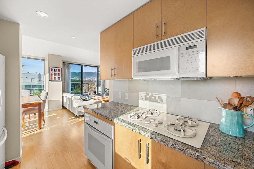 1901 1710 Bayshore Drive