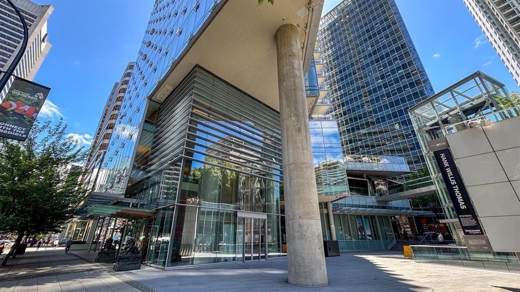 5004 1128 W Georgia Street