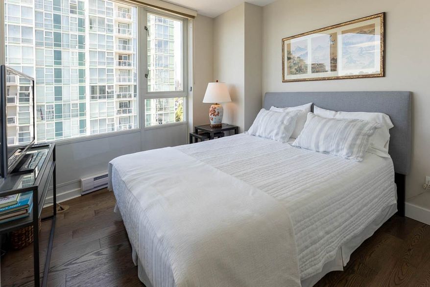 1703 1067 MARINASIDE CRESCENT, Vancouver BC V6Z 3A4