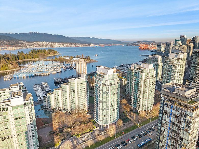 1901 1710 Bayshore Drive