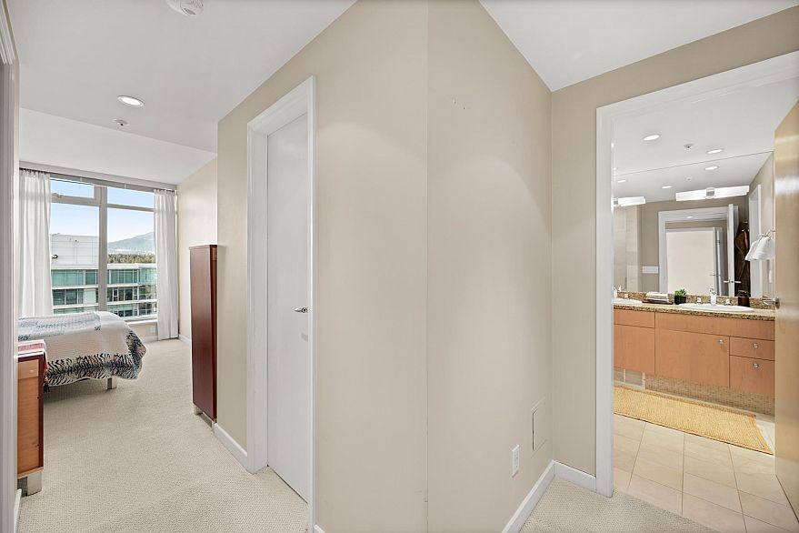 1901 1710 Bayshore Drive