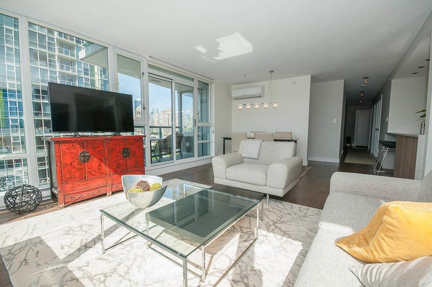 1703 1067 MARINASIDE CRESCENT, Vancouver BC V6Z 3A4