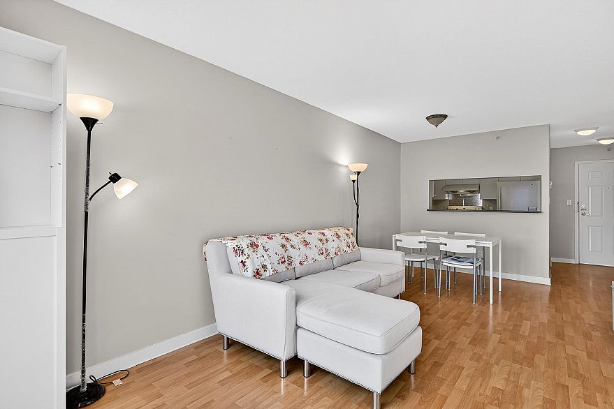 1201 5189 Gaston Street