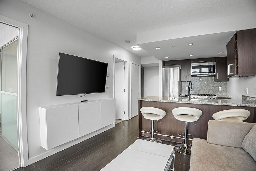 1405 168 W 1st Avenue