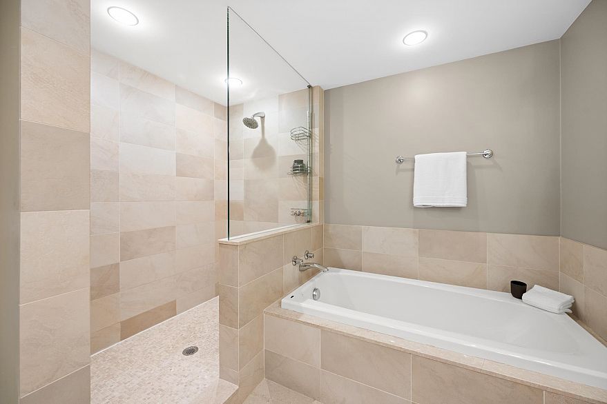 1901 1710 Bayshore Drive