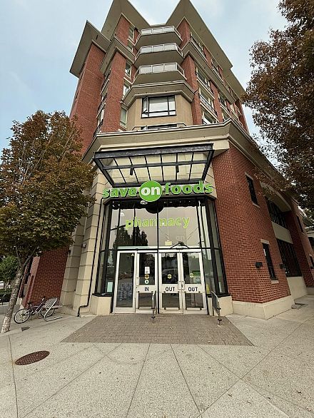 302 4028 Knight Street