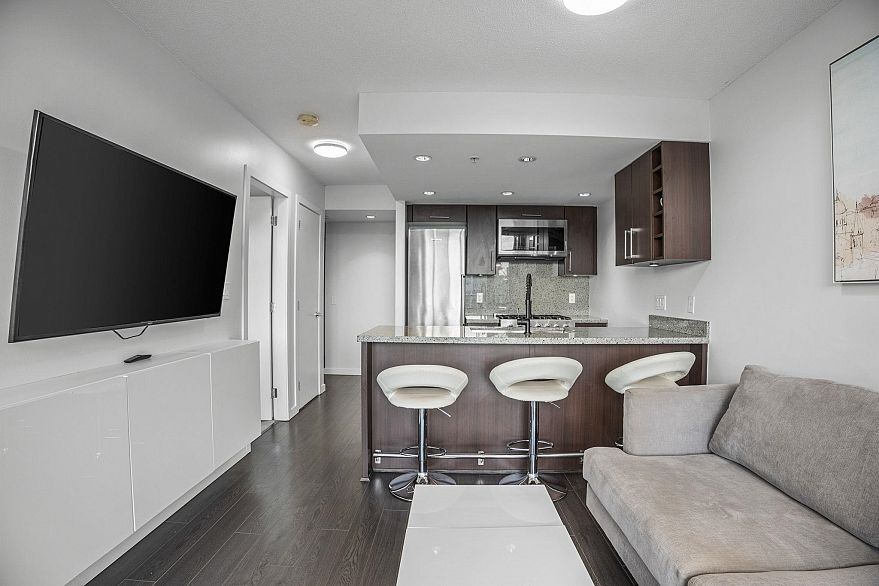 1405 168 W 1st Avenue