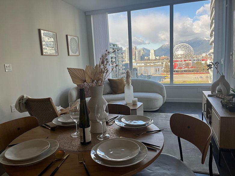 707 1708 Ontario Street