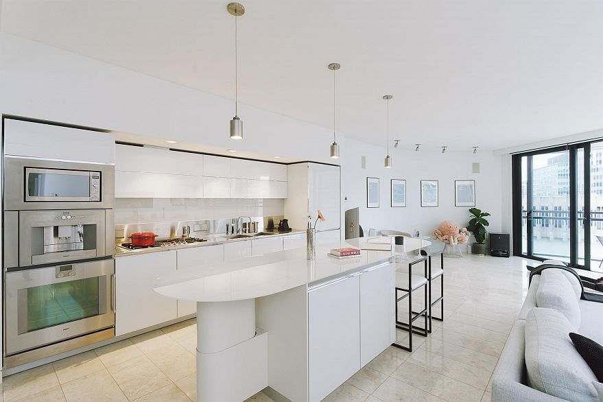 2106 838 W Hastings Street