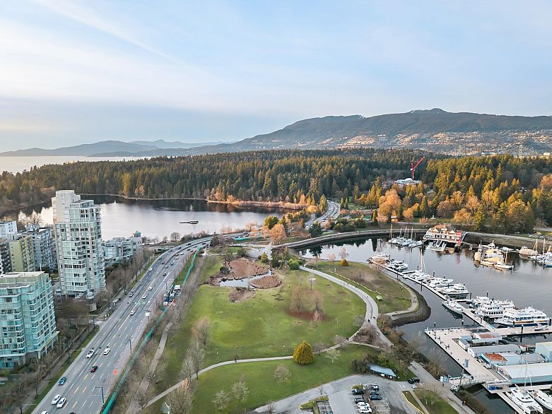 1901 1710 Bayshore Drive