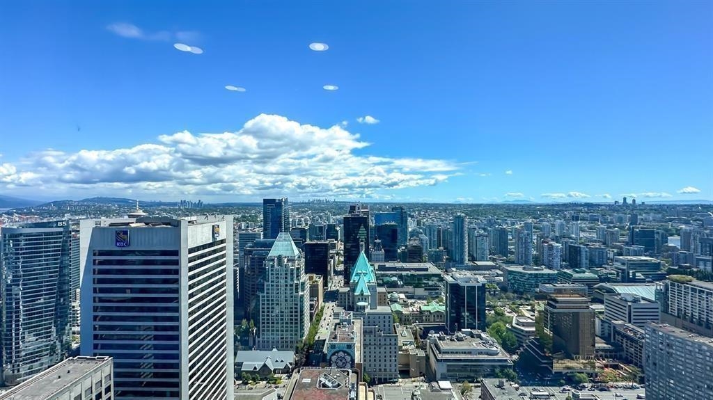 5004 1128 W Georgia Street