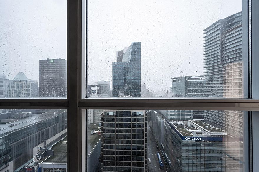 2602 833 Seymour Street