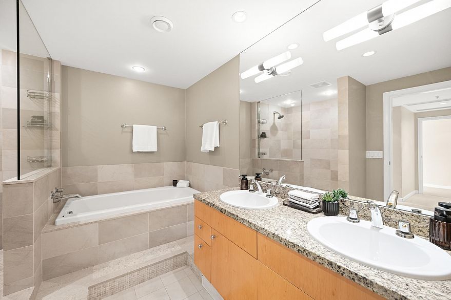 1901 1710 Bayshore Drive