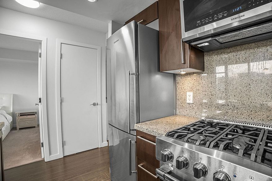 1405 168 W 1st Avenue