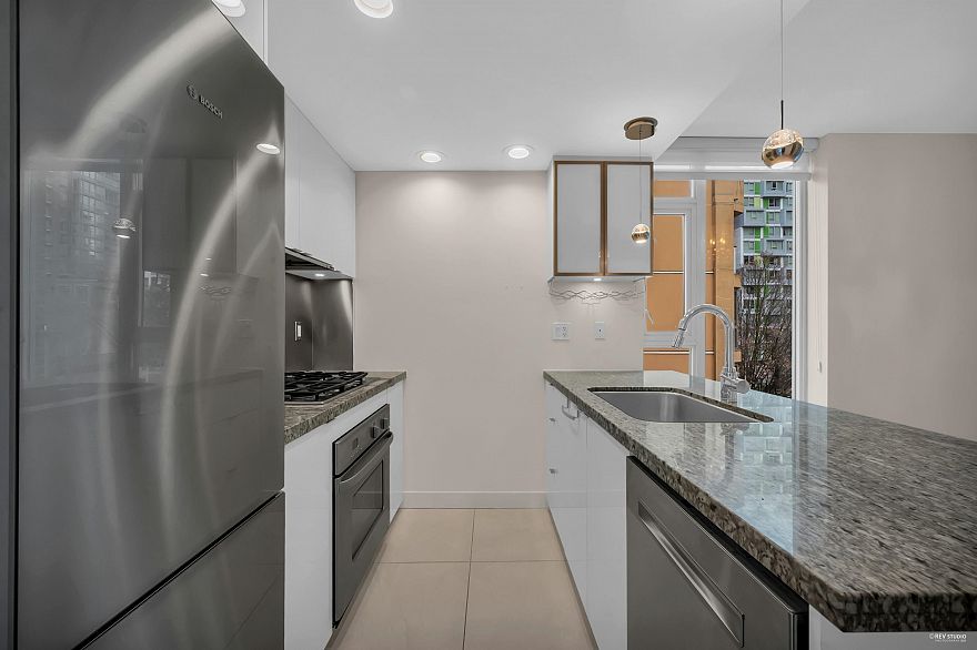 406 1133 Homer Street