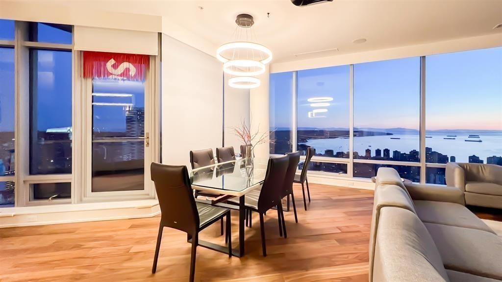 5004 1128 W Georgia Street