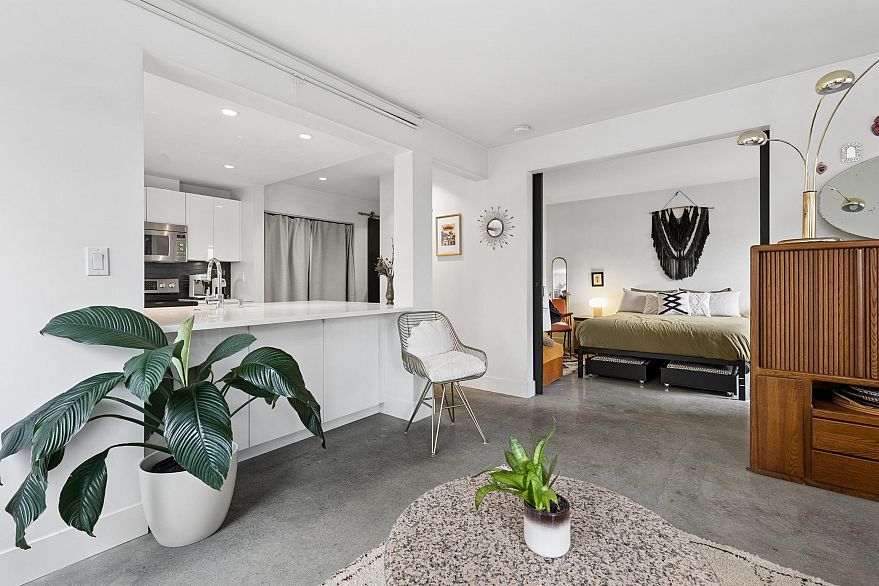 105 507 E 6th Avenue